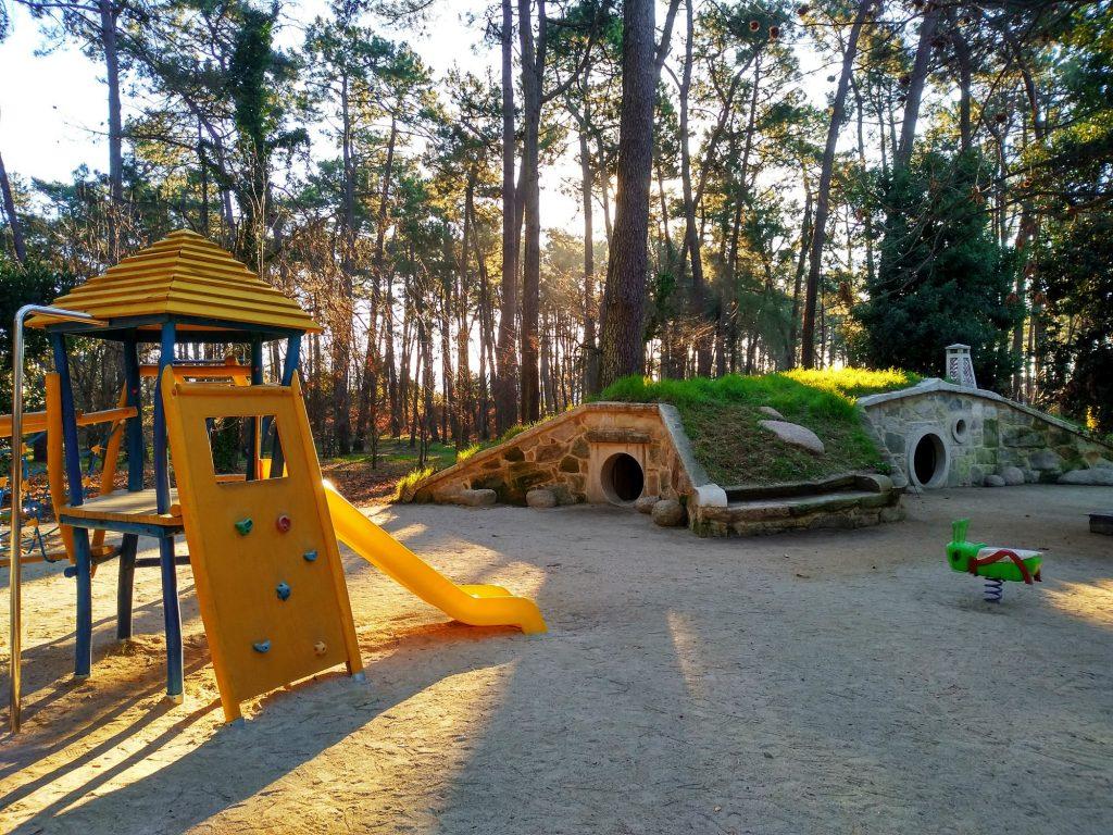 Exteriores del parque infantil