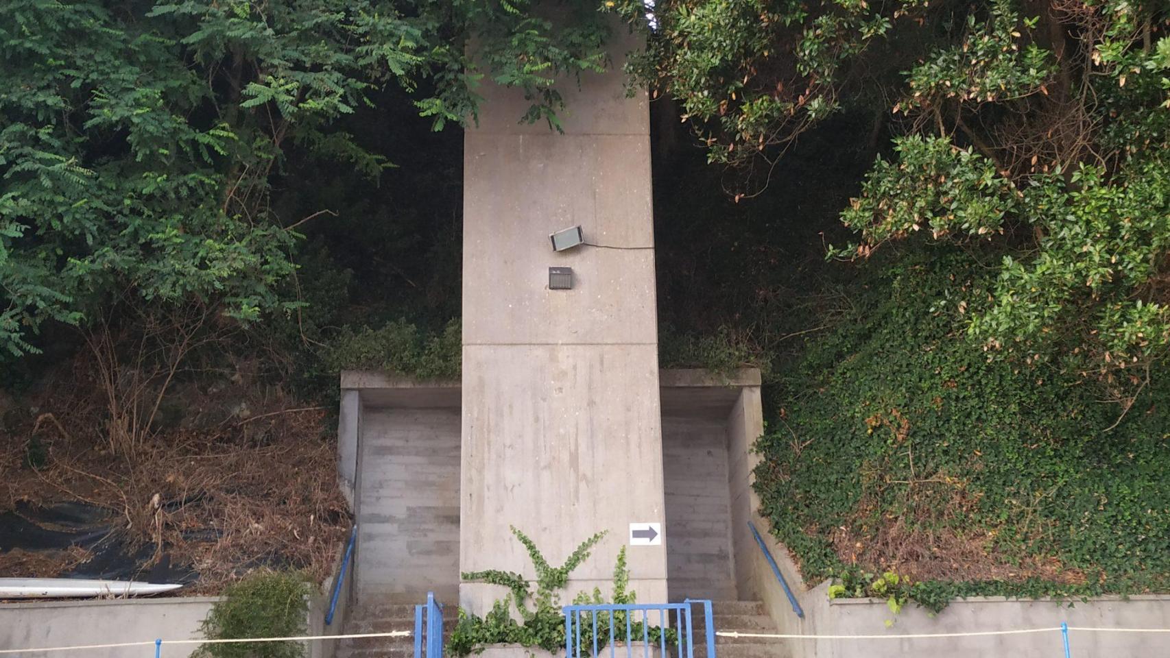 Ascensor de la Playa de Lago, en Miño