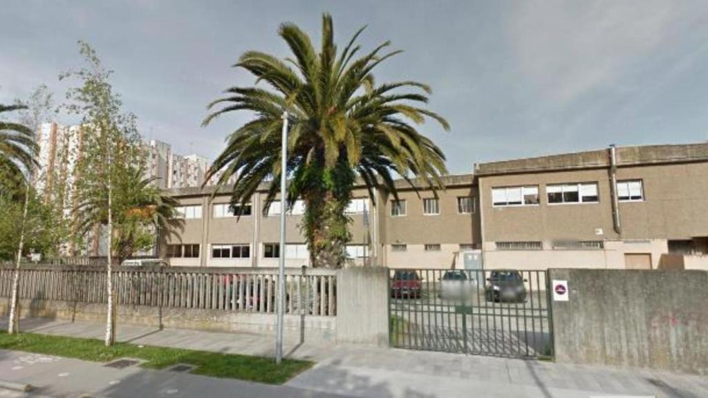 Critican la eliminación de un profesor y un aula en el colegio Salgado Torres de A Coruña