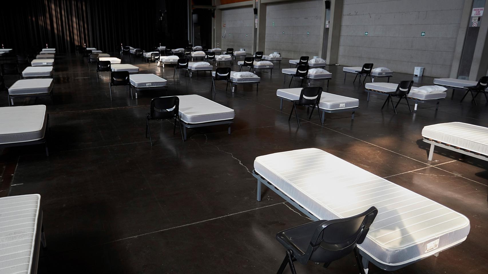 Vista de la sala multiusos del Auditorio de Zaragoza acondicionada para acoger pacientes asintomáticos