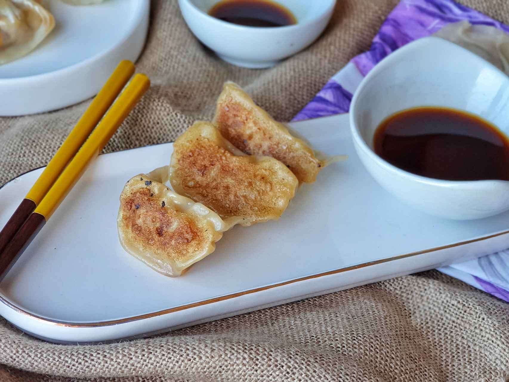 Empanadillas japonesas de pollo y el secreto de las gyozas perfectas