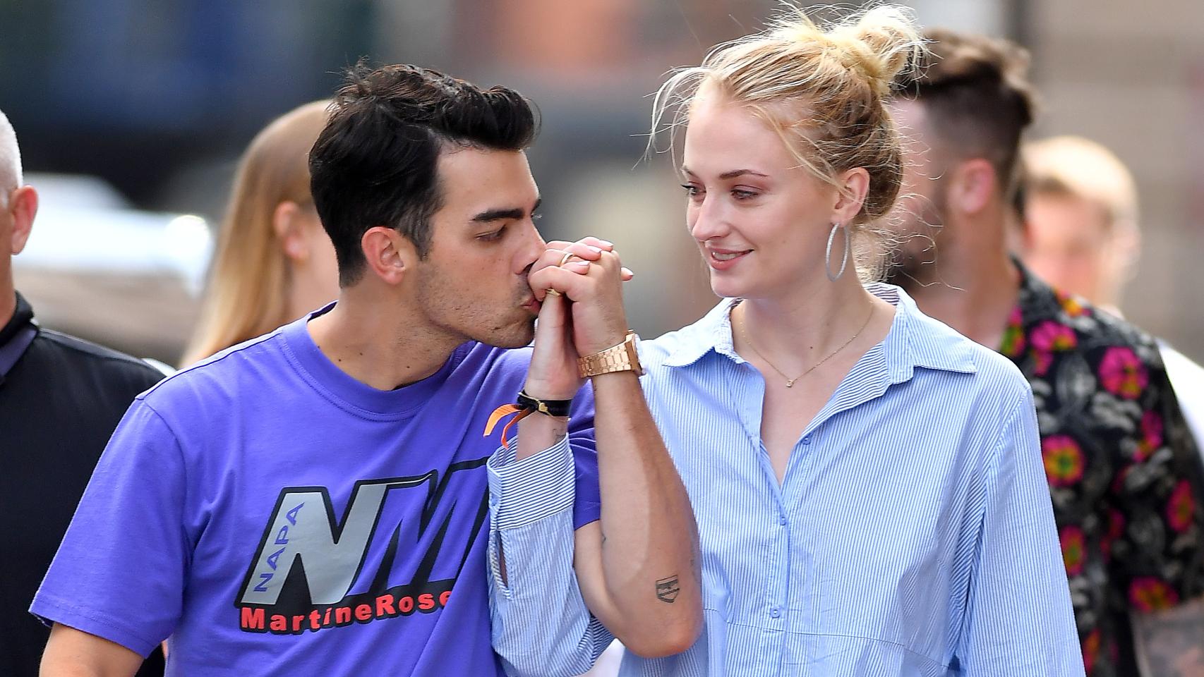 Joe Jonas y Sophie Turner son padres por primera vez.