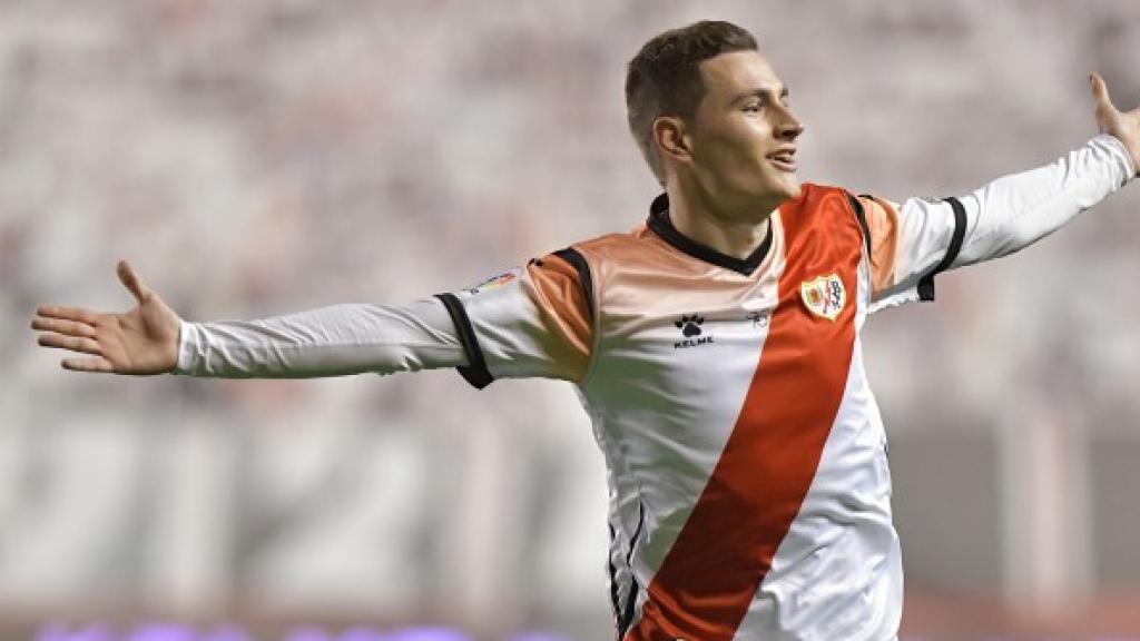 Jorge de Frutos celebra un gol con el Rayo