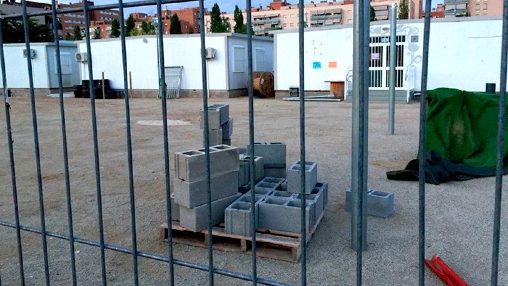 Barracones y material de construcción que estuvo años en la Escuela Viroet de Sabadell.