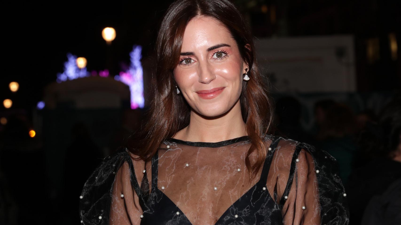 Gala González tiene el look perfecto para ir 'chic' a la playa y a cenar