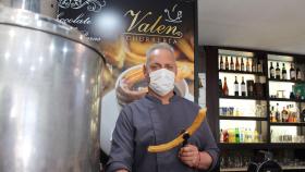 Paco Prieto, propietario de la churrería Valen.