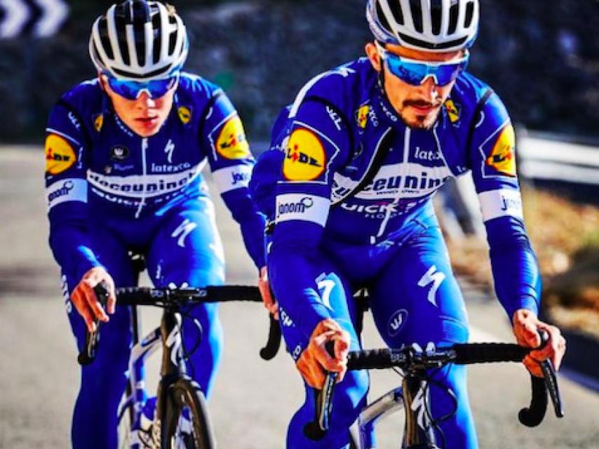 Remco Evenepoel entrenando junto a Alaphilippe