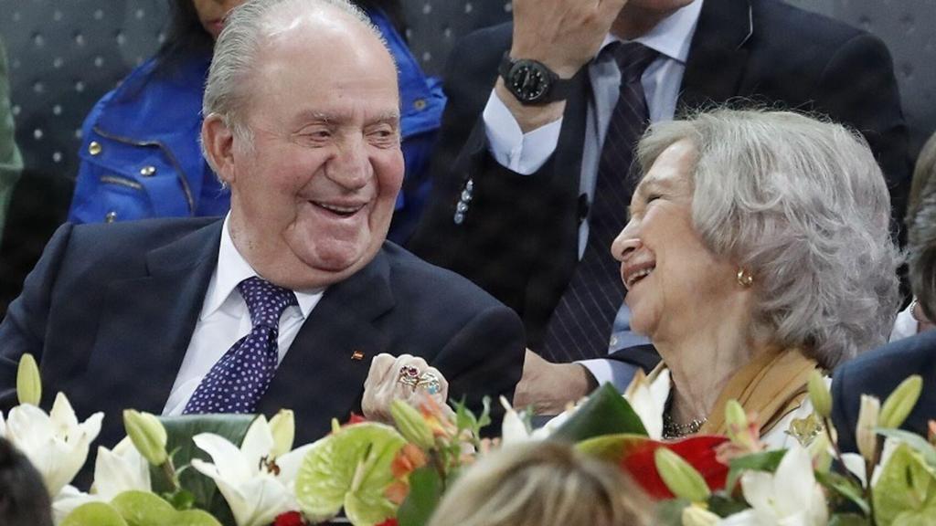 Los reyes Juan Carlos y Sofía, muy cómplices, viendo jugar a Rafa Nadal.