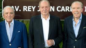 Don Juan Carlos, con dos de los hermanos Fanjul