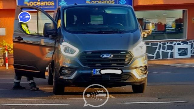 La Ford Transit Custom avistada en una carretera canaria.