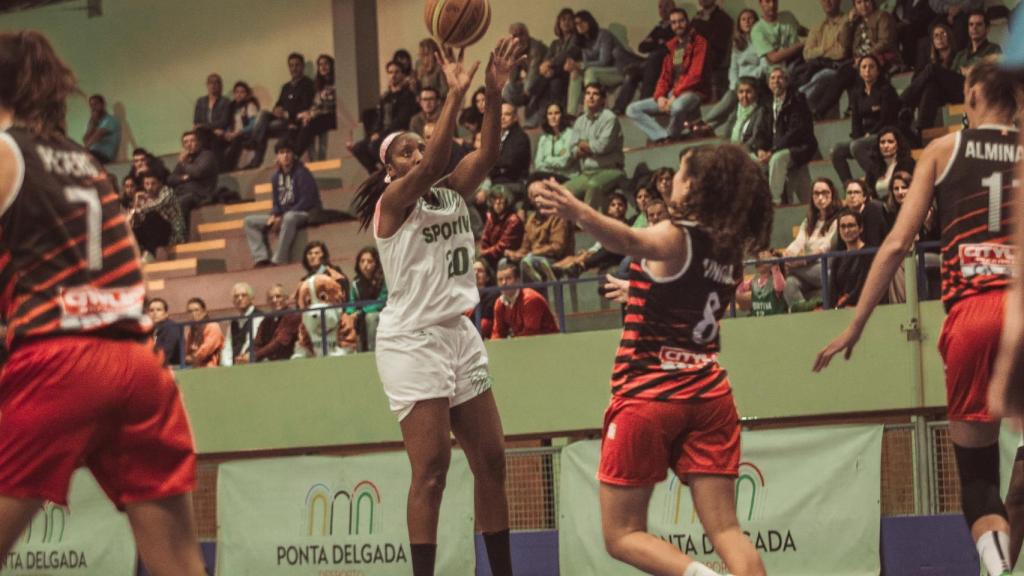 Sara Djassi en la WBBL