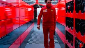 Binotto en el box de Ferrari