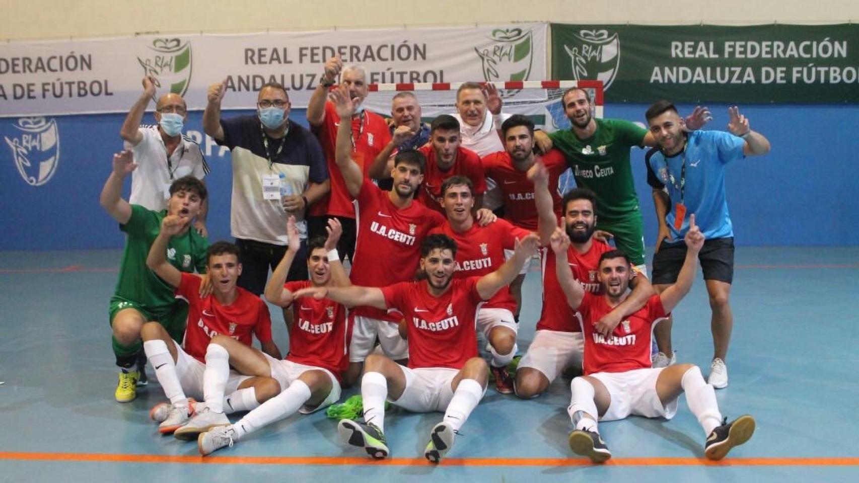 Los integrantes del Ceutí 'B', celebrando su ascenso a Segunda B del fútbol sala