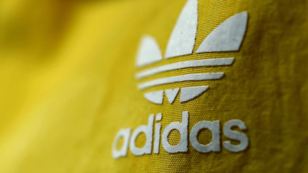 Adidas pierde 295 millones en el segundo trimestre.