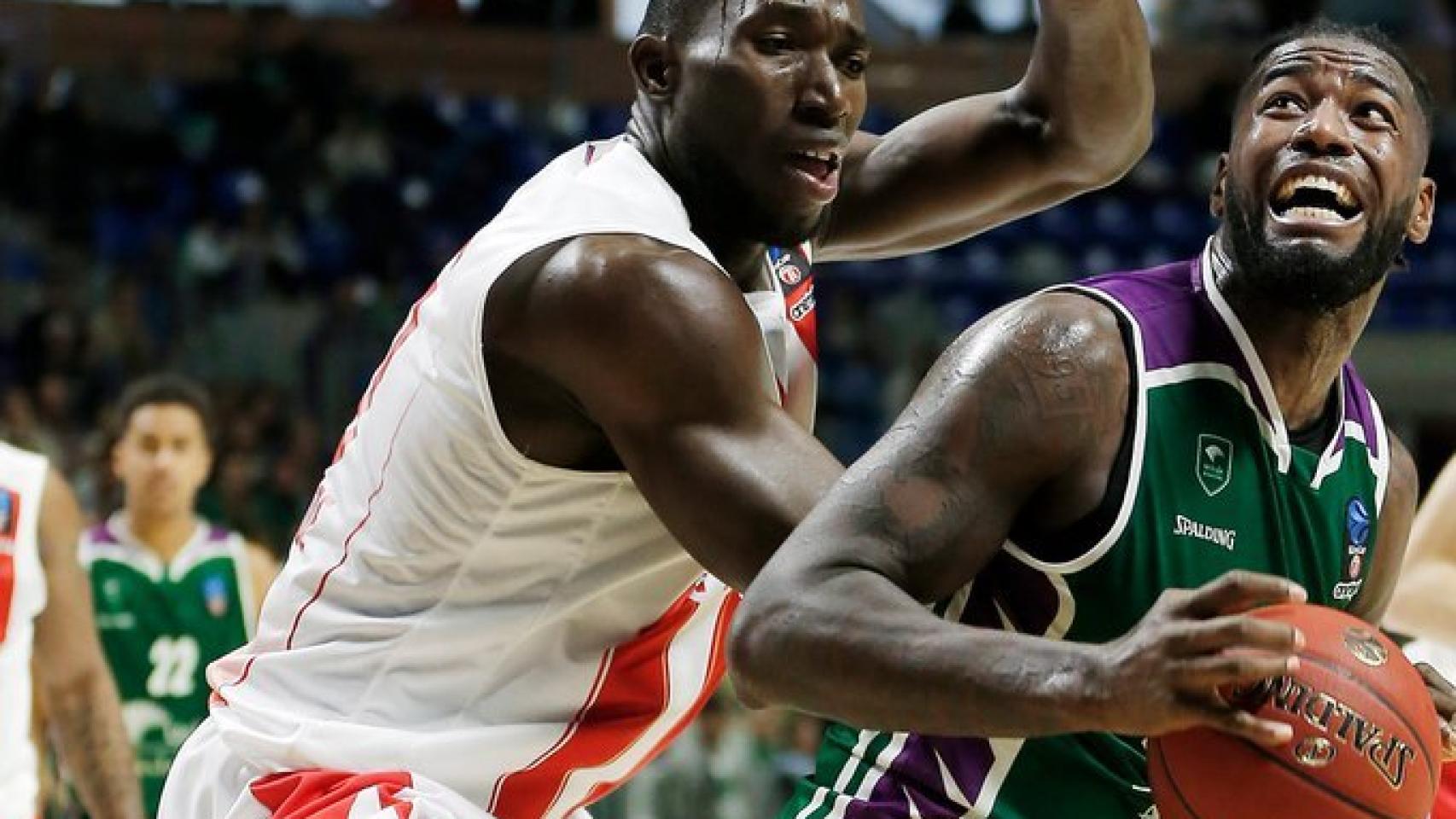 Michael Ojo, durante un partido ante Unicaja de Málaga. Twitter (@UnicajaCB)