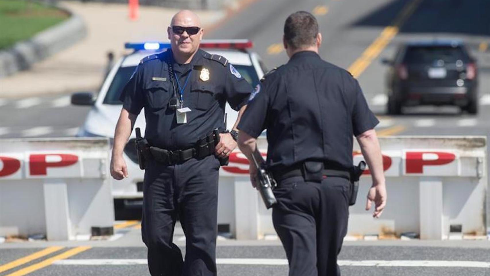 Dos policías de Estados Unidos.