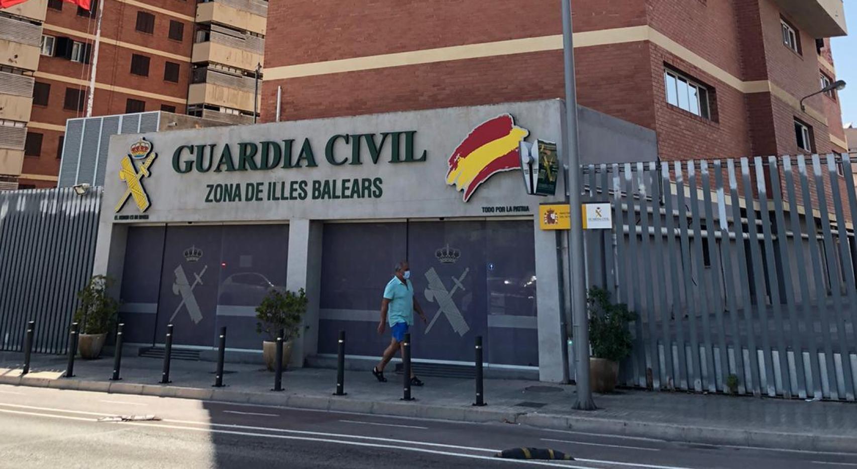 La Comandancia de la Guardia Civil, situada frente al parque donde se han producido los hechos.