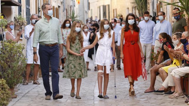 La Familia Real en Petra, Mallorca.