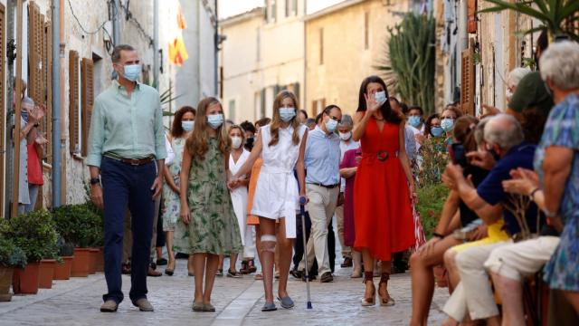 Los reyes y sus hijas en Palma de Mallorca.