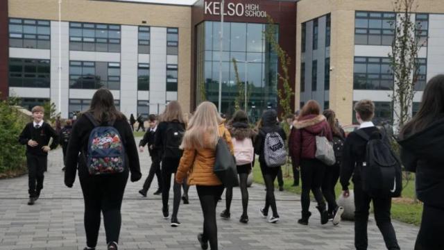 Los estudiantes escoceses, los primeros en volver a las aulas en Reino Unido.