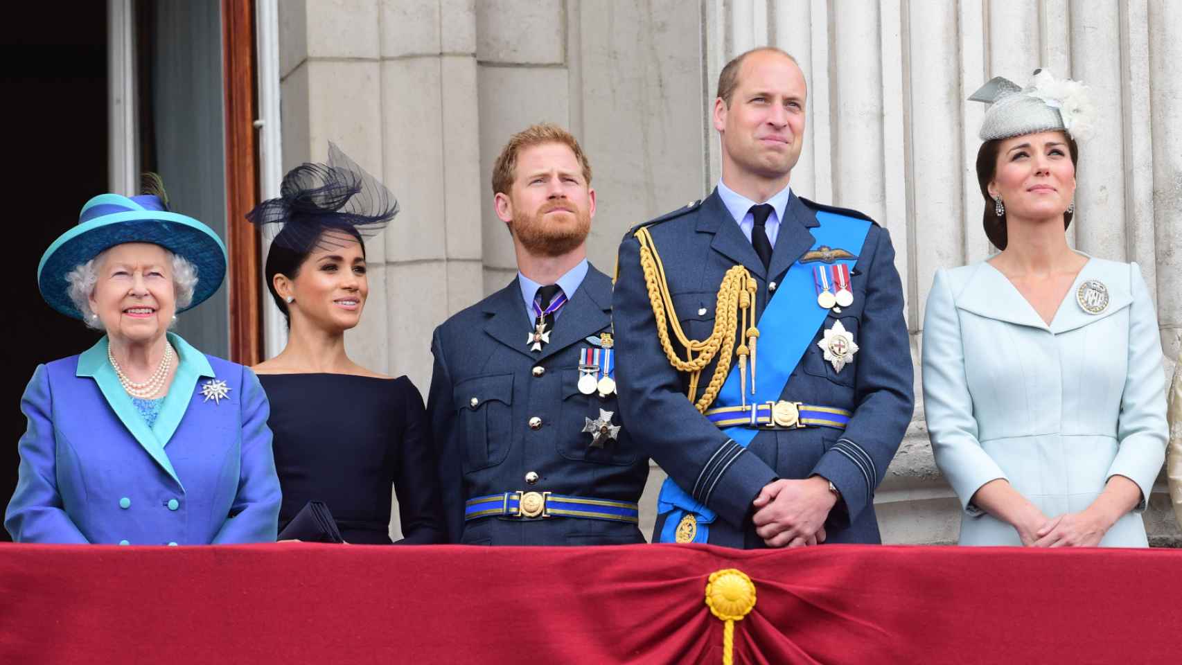 Meghan Markle y el príncipe Harry junto a la Familia Real británica, cuando todavía eran miembros activos de la Casa Real.