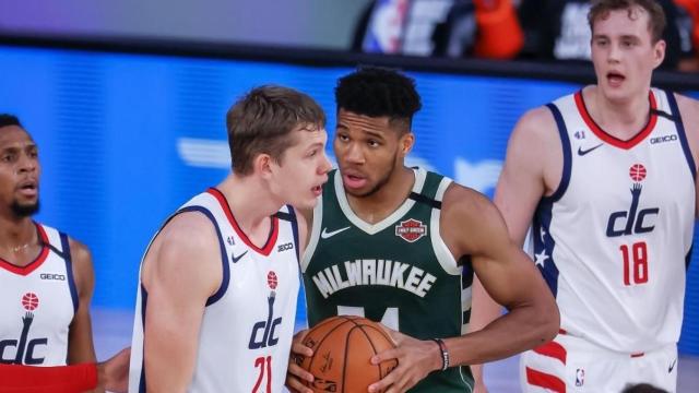 El cabezazo de Antetokounmpo a Wagner