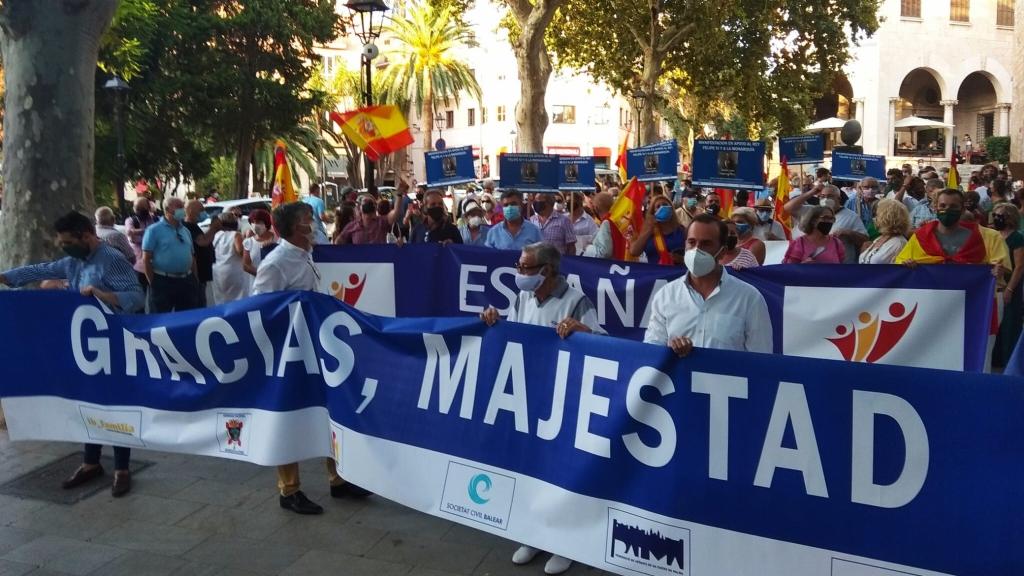 Manifestación en apoyo del rey Felipe VI en Palma.