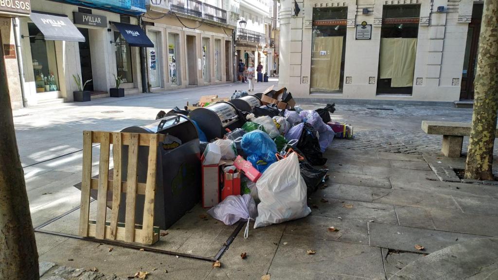 Contenedores de basura en Álvaro Cebreiro.