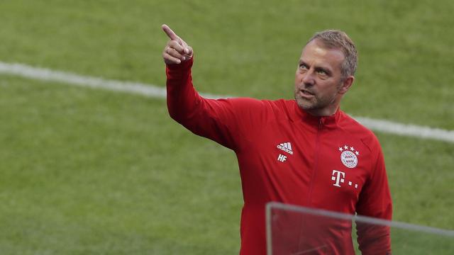 Hansi Flick, durante el último entrenamiento del Bayern de Múnich antes de enfrentarse al Barça