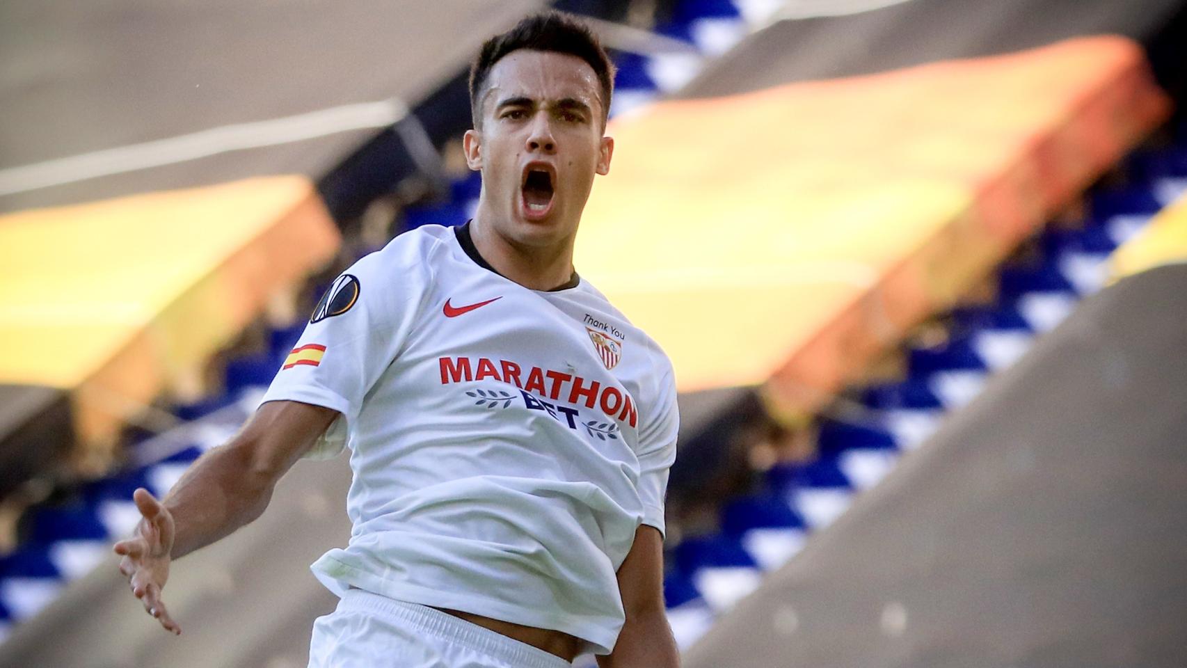 Reguilón celebra un gol con el Sevilla