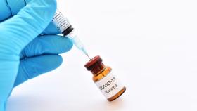 Una empresa gallega distribuirá la vacuna rusa contra el coronavirus en España