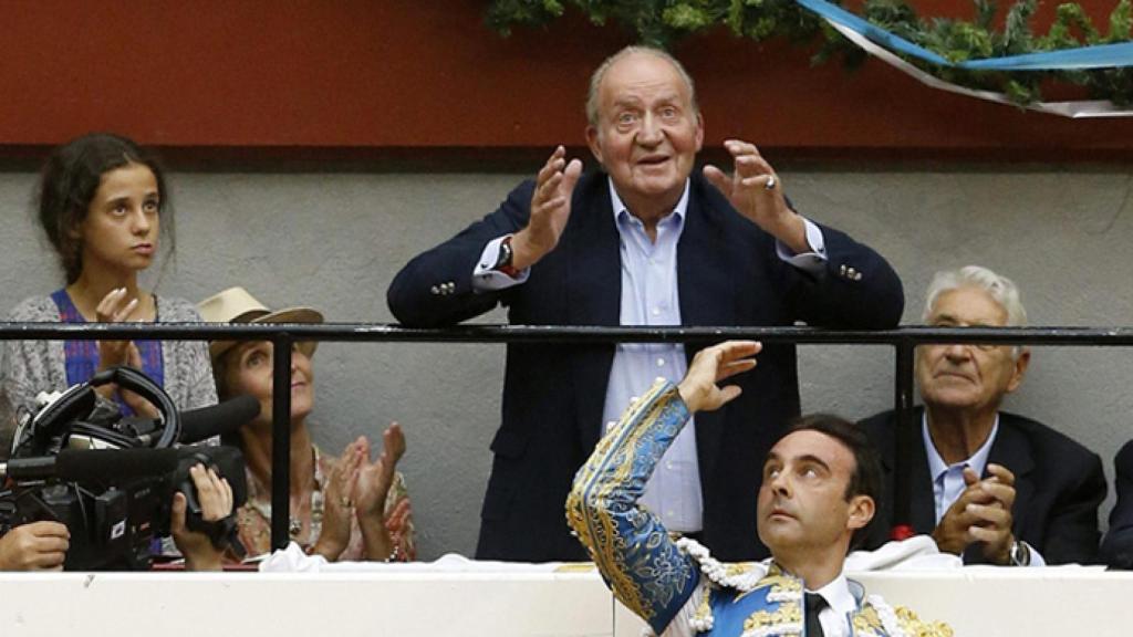 El Rey Juan Carlos en los toros en San Sebastián