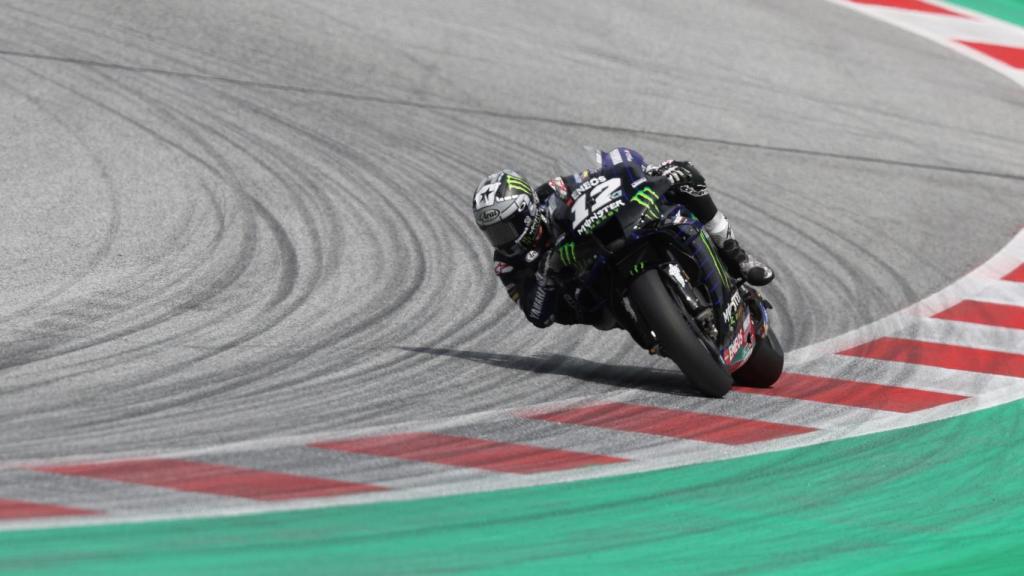 Maverick Viñales traza un viraje en el Red Bull Ring de Spielberg, en el Gran Premio de Austria.