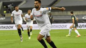 Suso celebra un gol con el Sevilla