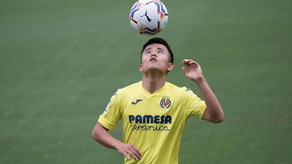 Kubo en su presentación con el Villarreal