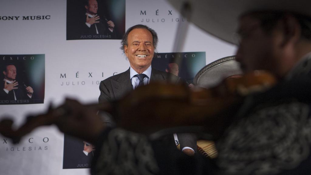 Julio Iglesias presentado su álbum 'México' en el año 2005.