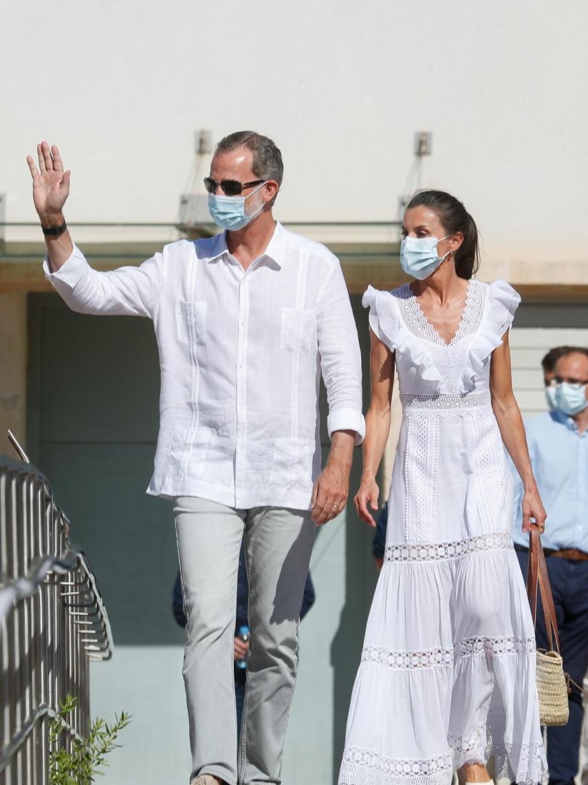 Tanto Letizia como Felipe VI han apostado por el color blanco.