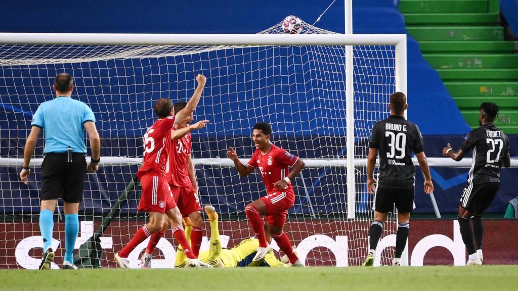 Ocasión de gol durante el Olympique de Lyon-Bayern de Múnich