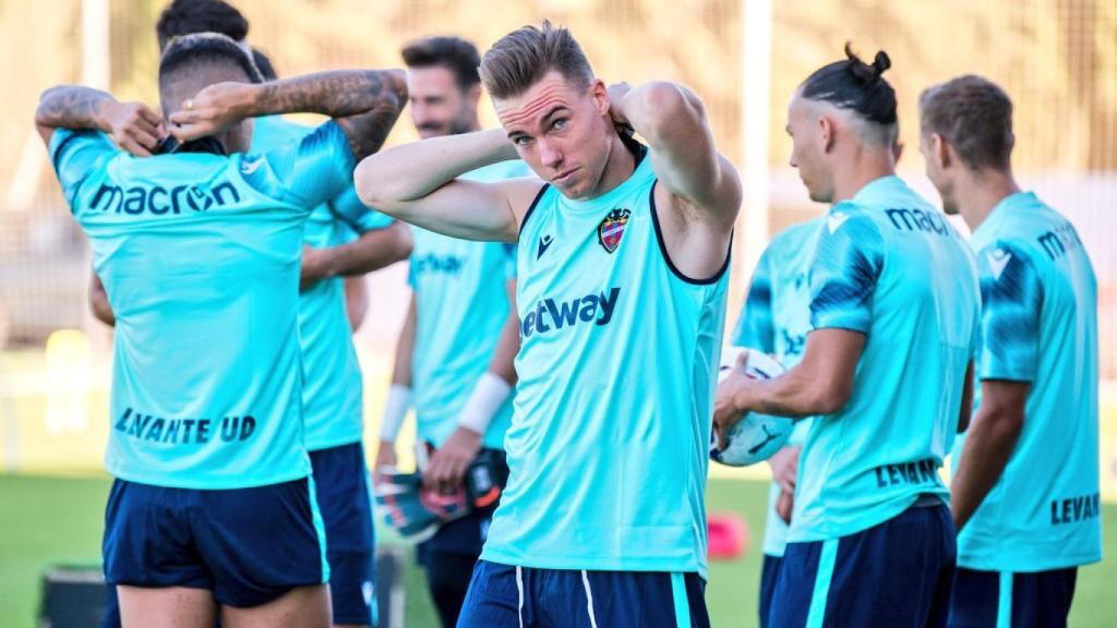 Los jugadores del Levante, durante un entrenamiento de esta pretemporada