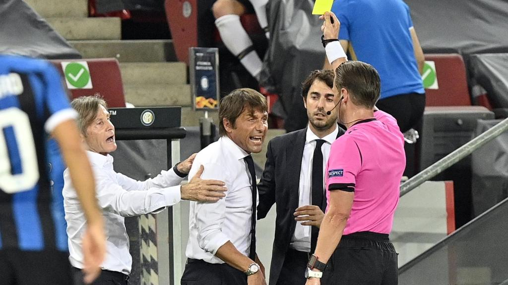 Conte estalla por un penalti no pitado y es apercibido