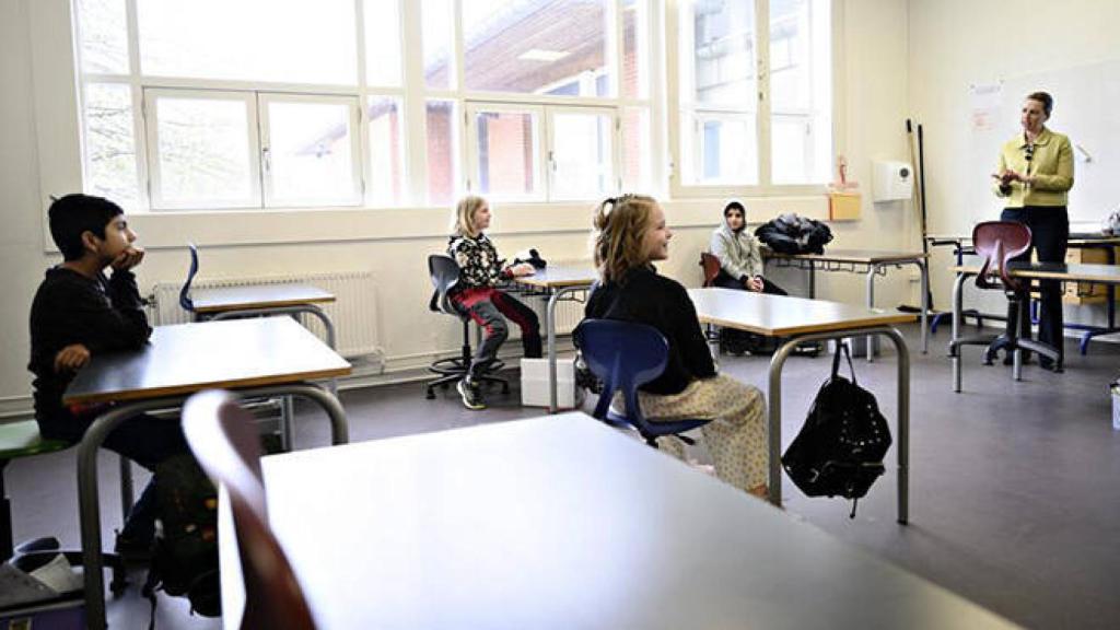 FOTO: Imagen de una clase reducida en Dinamarca.