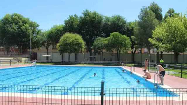 La piscina permanecerá cerrada (Ayuntamiento de Alcázar).