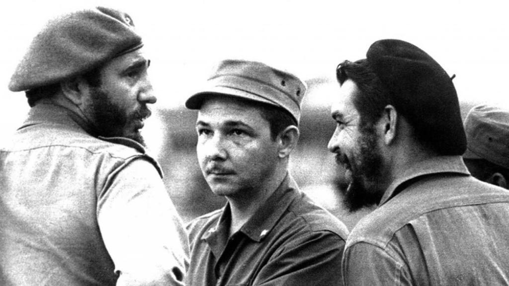 Fidel Castro, Raúl Castro y Ernesto ‘Che’ Guevara en plena revolución cubana.