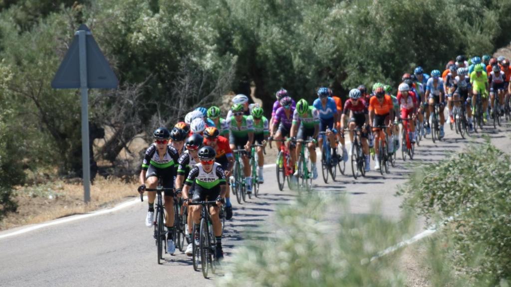 El pelotón en disputa del campeonato de España