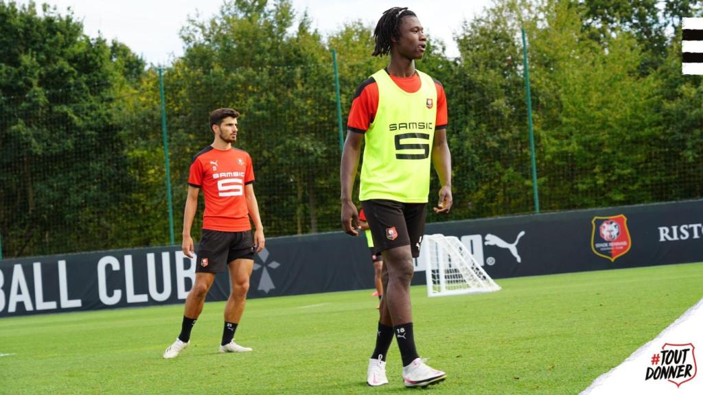 Camavinga en un entrenamiento con el Rennais