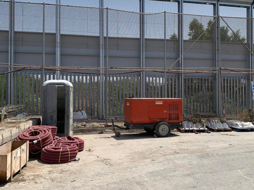 La nueva valla de Melilla y Ceuta, en plena construcción, ya sin concertinas.
