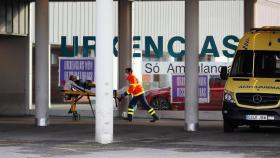 Una ambulancia en el Hospital Lucus Augusti de Lugo este lunes.