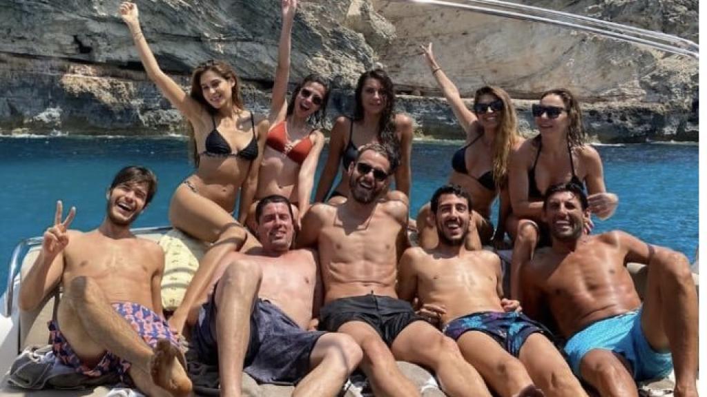 La foto en la que aparece César Noval junto a Dani Parejo y Roberto Soldado