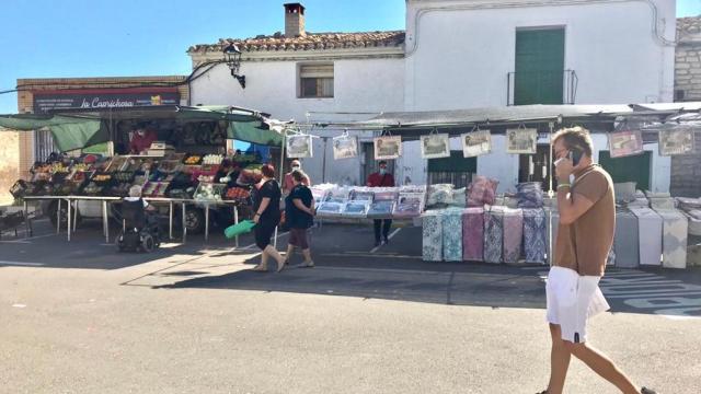 Inicio de la calle, en la plaza del pueblo, donde la vecina fue apaleada.