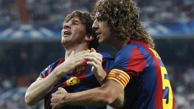 Puyol celebra un gol del Barcelona con el FC Barcelona